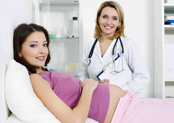Наблюдение у доктора в период беременности поможет своевременно обнаружить геморрой