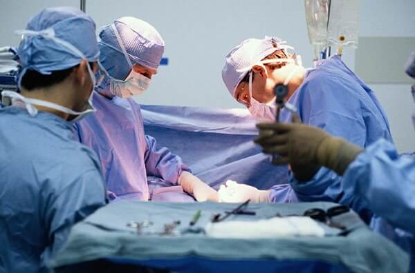Если операцию проводят опытные специалисты, осложнений не бывает